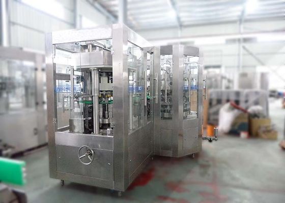 Volle automatische Fruchtsaft-Füllmaschine 8000b/H Plastik-HAUSTIER Flaschen-Füllmaschine fournisseur