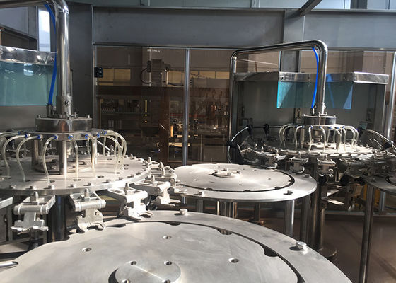 Monobloc automatische Flaschen-Füllmaschine des Saft-3 In1/Haustier-Flaschen-Wasser-Füllmaschine fournisseur