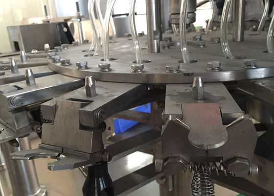 Flaschenabfüllmaschine-automatische flüssige Flaschen-Füllmaschine des Saft-28000BPH fournisseur