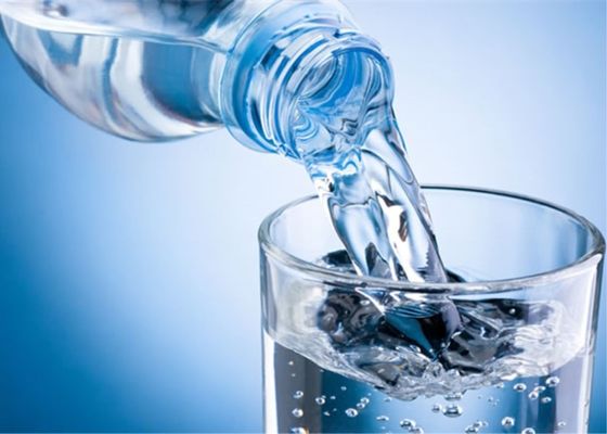 Elektrische Phiolen-flüssige Getränkefüllmaschine, reine Wasser-Füllmaschine für Plastikflasche fournisseur