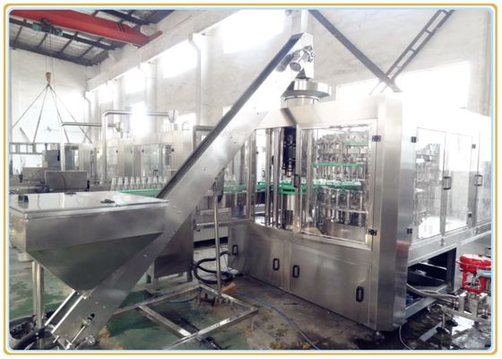 Getränkefüllmaschine der Phiolen-SUS304 flüssige, gekohlte Getränkefüllmaschine fournisseur